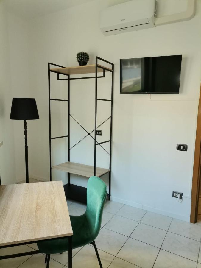 Guesthouse Tree Rooms Industrial Bergamo Exteriör bild