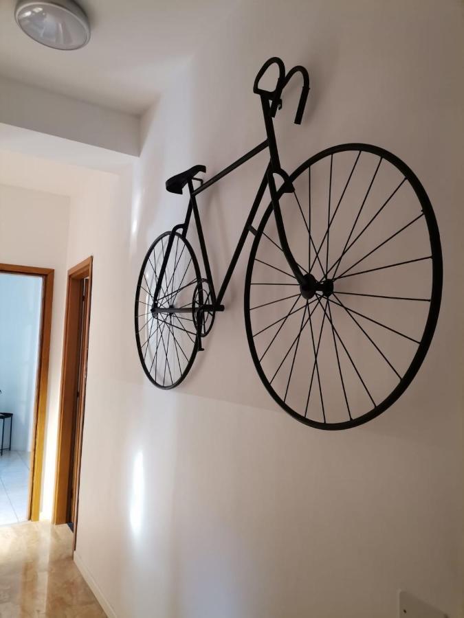 Guesthouse Tree Rooms Industrial Bergamo Exteriör bild