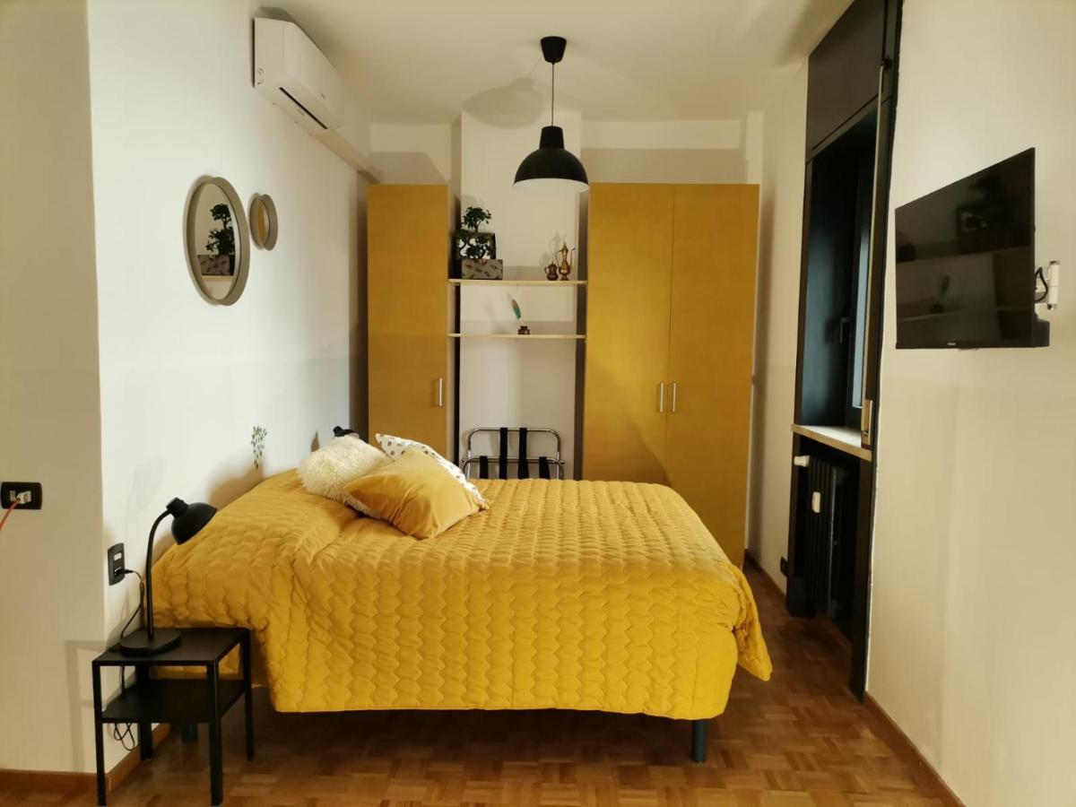 Guesthouse Tree Rooms Industrial Bergamo Exteriör bild
