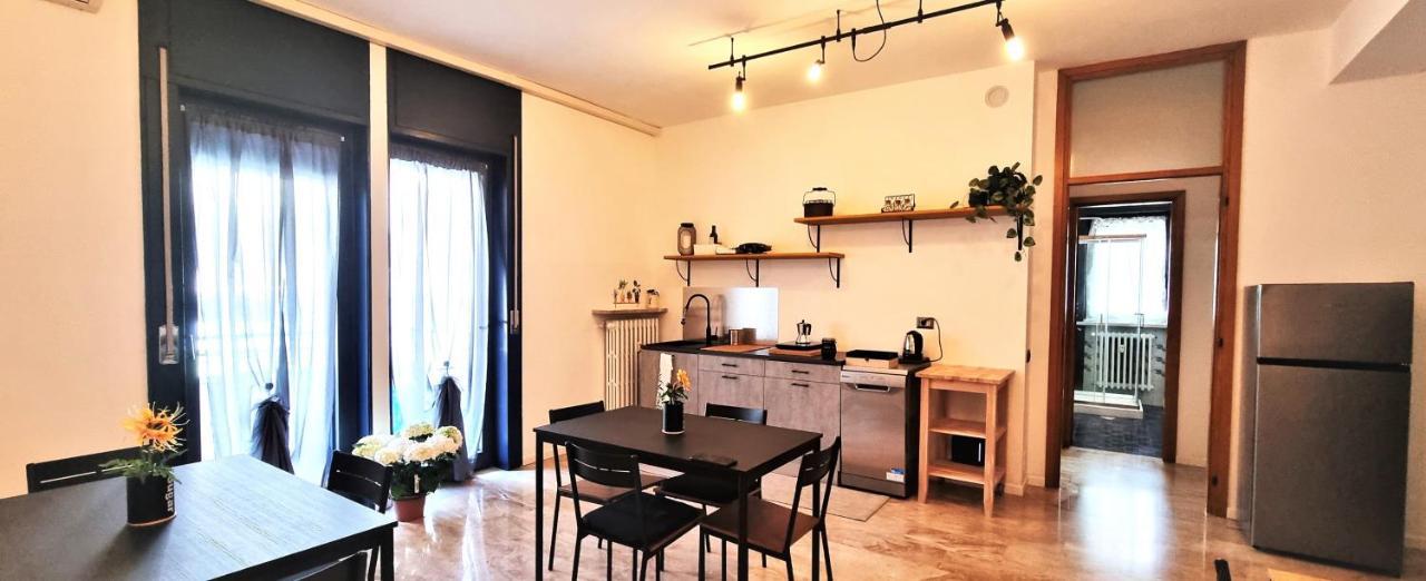 Guesthouse Tree Rooms Industrial Bergamo Exteriör bild