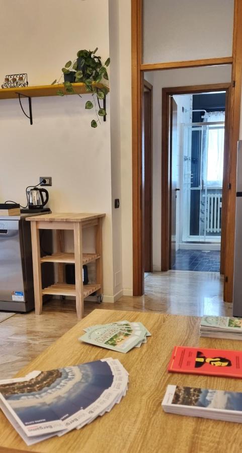 Guesthouse Tree Rooms Industrial Bergamo Exteriör bild